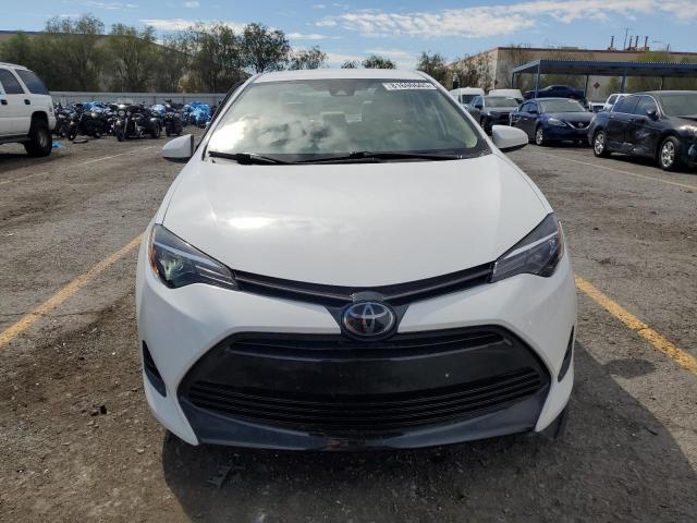 2T1BURHE4JC067144 - 2018 TOYOTA COROLLA L Ақ фото 5