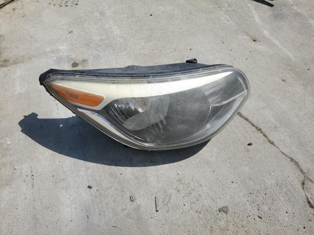 KNDJN2A24J7601292 - 2018 KIA SOUL Grau Foto 12