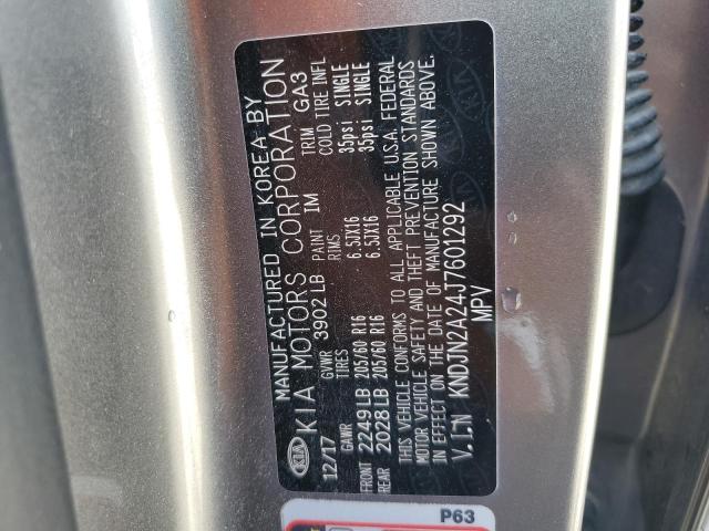 KNDJN2A24J7601292 - 2018 KIA SOUL Grau Foto 13