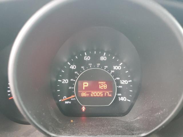 KNDJN2A24J7601292 - 2018 KIA SOUL Grau Foto 9