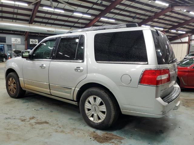 5LMJJ2J51DEL03202 - 2013 LINCOLN NAVIGATOR SILVER photo 2