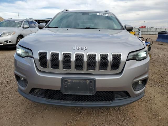 1C4PJMCXXKD155579 - 2019 JEEP CHEROKEE LATITUDE Silber Foto 5
