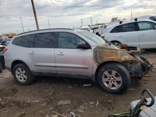 1GNER13D69S162420 - 2009 CHEVROLET TRAVERSE LS SILVER photo 4