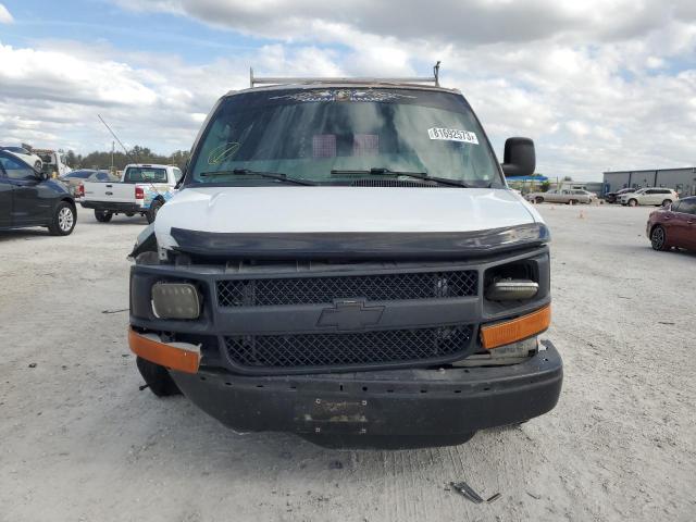 1GCGG25V271206600 - 2007 CHEVROLET EXPRESS G2 WHITE photo 5