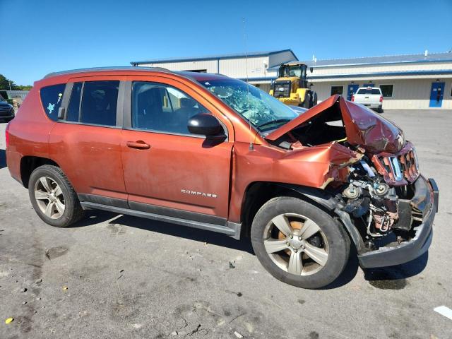 1C4NJDEB7CD588335 - 2012 JEEP COMPASS LATITUDE ნარინჯისფერი ფოტო 4