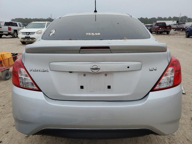 3N1CN7AP1KL871694 - 2019 NISSAN VERSA S SILVER photo 6