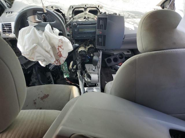 1NXBU4EE2AZ238575 - 2010 TOYOTA COROLLA BASE Сріблястий фото 8