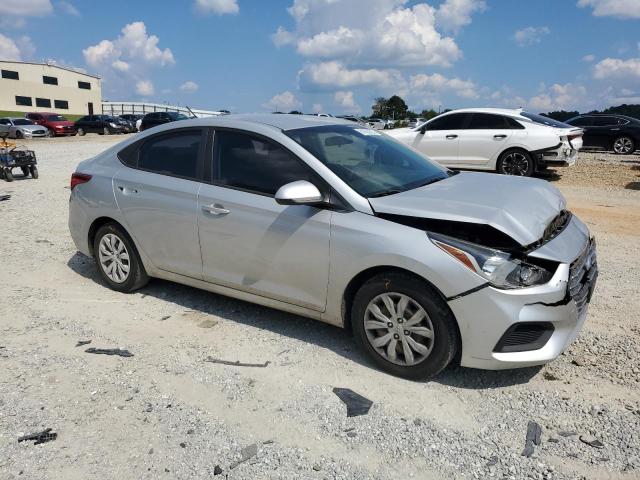 3KPC24A37KE060097 - 2019 HYUNDAI ACCENT SE Күміс фото 4