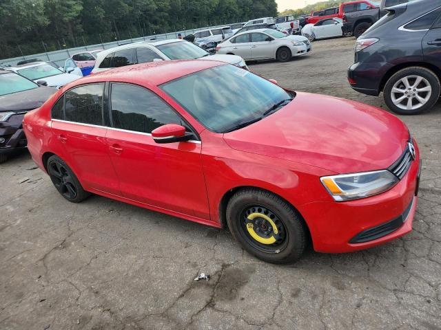 3VWDP7AJ8DM388415 - 2013 VOLKSWAGEN JETTA SE 红色 照片 4