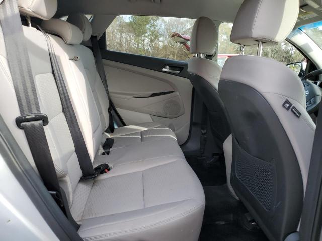 KM8J23A47KU901049 - 2019 HYUNDAI TUCSON SE SILVER photo 11