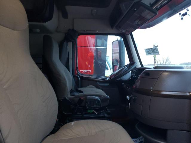 4V4NC9EJ8GN927560 - 2016 VOLVO VN VNL RED photo 5