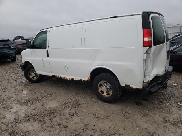 1GCGG25VX71247380 - 2007 CHEVROLET EXPRESS G2 WHITE photo 2