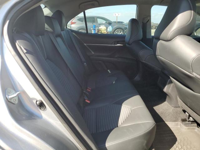 4T1G11AK8NU669632 - 2022 TOYOTA CAMRY SE 银色 照片 10