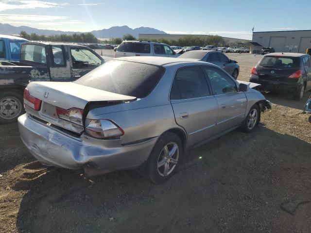 1HGCG16462A072215 - 2002 HONDA ACCORD LX ვერცხლისფერი ფოტო 3