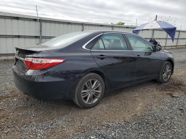 4T1BF1FK7HU278710 - 2017 TOYOTA CAMRY LE 黑色 照片 3