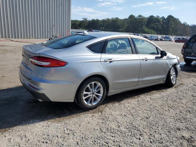 3FA6P0HD0LR219063 - 2020 FORD FUSION SE Արծաթագույն լուսանկար 3