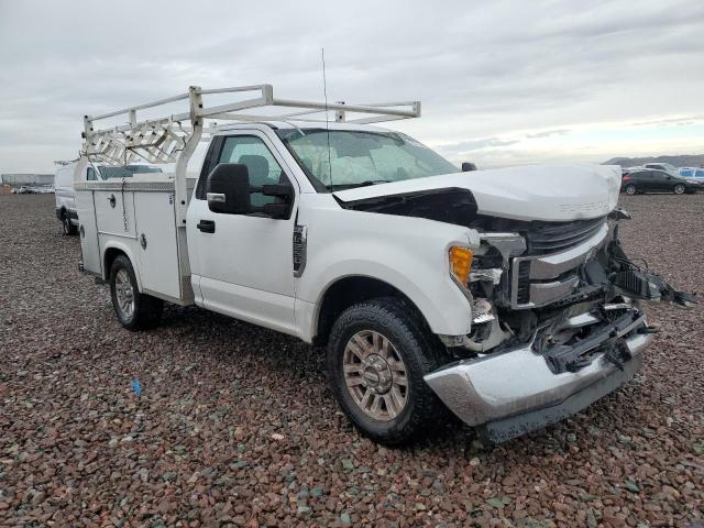 1FDBF2A64HED13245 - 2017 FORD F250 SUPER DUTY WHITE photo 1