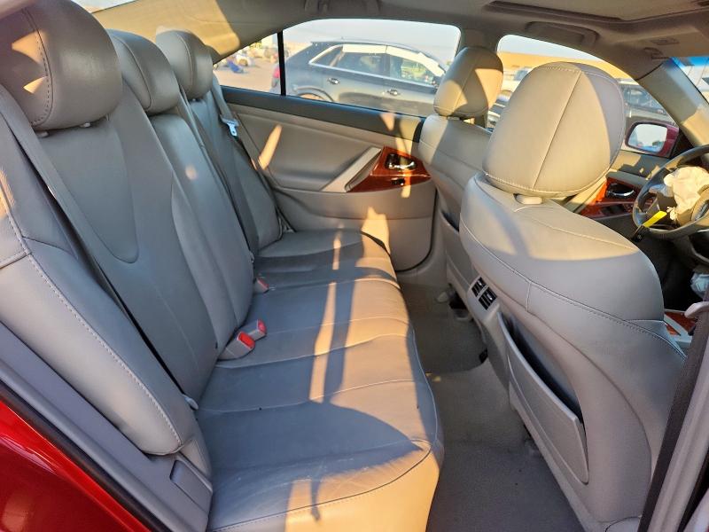 4T1BF3EK8BU752443 - 2011 TOYOTA CAMRY BASE RED photo 10