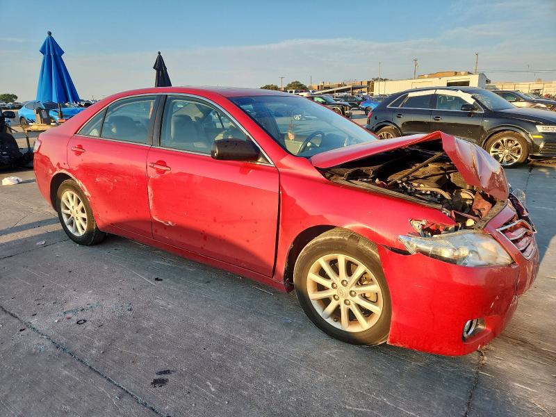 4T1BF3EK8BU752443 - 2011 TOYOTA CAMRY BASE RED photo 4