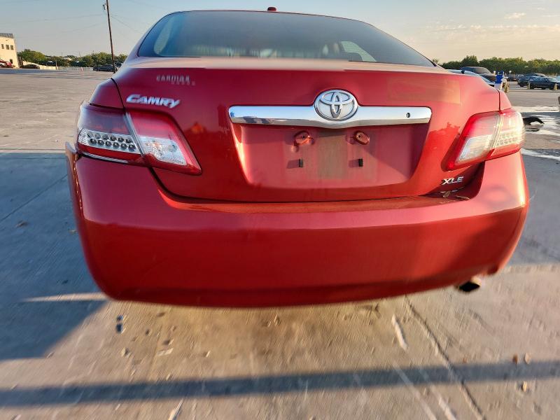 4T1BF3EK8BU752443 - 2011 TOYOTA CAMRY BASE RED photo 6