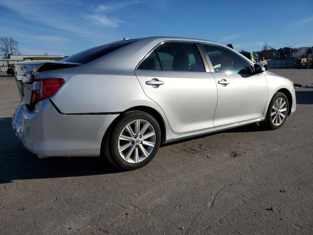 4T1BK1FKXCU015163 - 2012 TOYOTA CAMRY SE SILVER photo 3