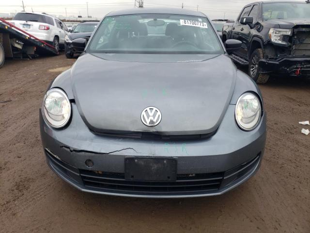 3VWFP7AT5EM624076 - 2014 VOLKSWAGEN BEETLE GRAY photo 5