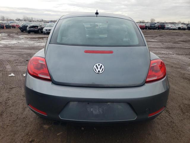 3VWFP7AT5EM624076 - 2014 VOLKSWAGEN BEETLE GRAY photo 6