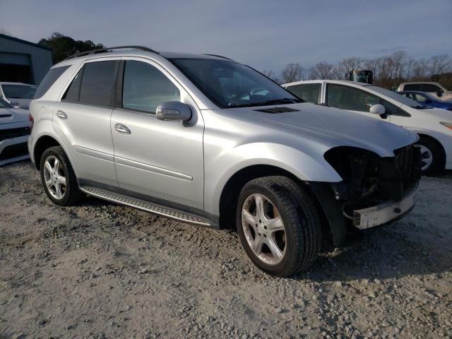 4JGBB22E88A421165 - 2008 MERCEDES-BENZ ML 320 CDI SILVER photo 4