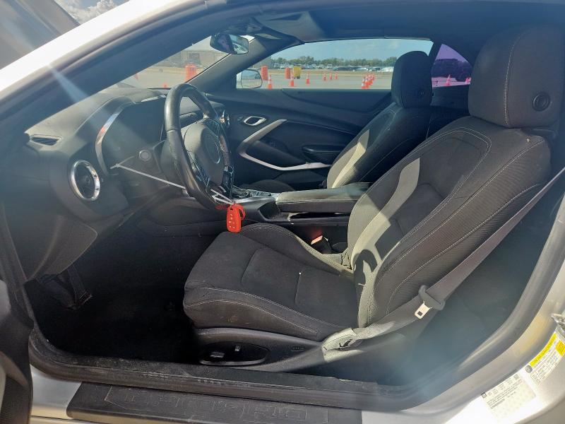 1G1FB3DS6H0136784 - 2017 CHEVROLET CAMARO LT ვერცხლისფერი ფოტო 7