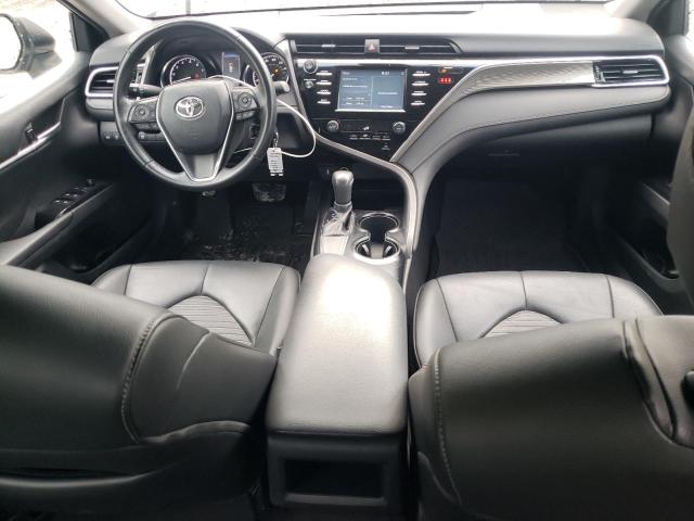 4T1B11HK2JU061955 - 2018 TOYOTA CAMRY L ვერცხლისფერი ფოტო 8