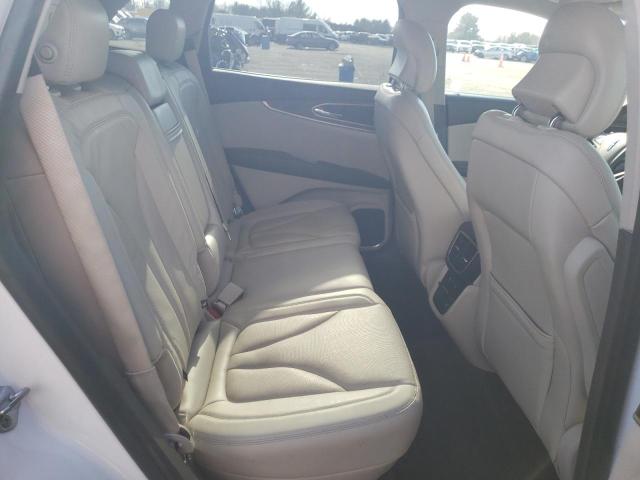 2LMPJ8LP0JBL41353 - 2018 LINCOLN MKX RESERVE أبيض صورة 11