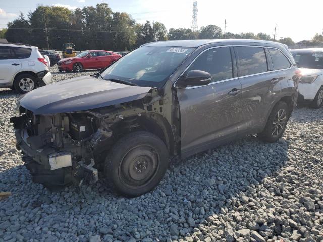 2019 TOYOTA HIGHLANDER SE, 