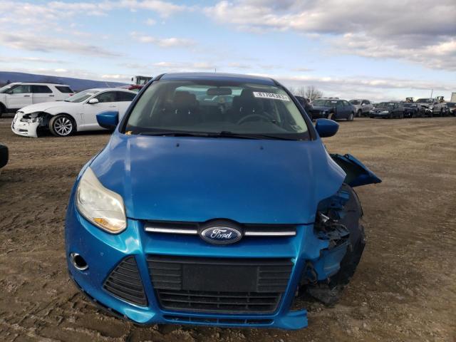 1FAHP3F2XCL253909 - 2012 FORD FOCUS SE BLUE photo 5