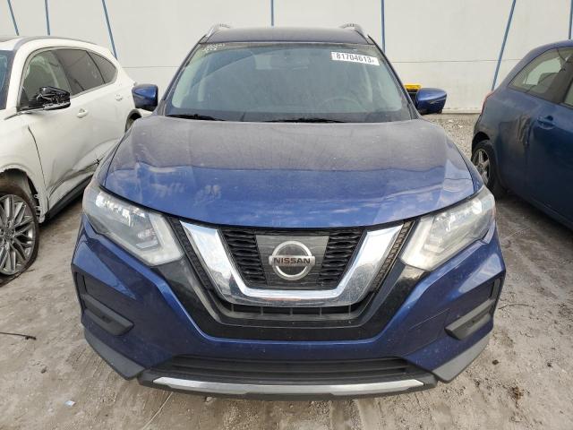 KNMAT2MT7HP585593 - 2017 NISSAN ROGUE S BLUE photo 5