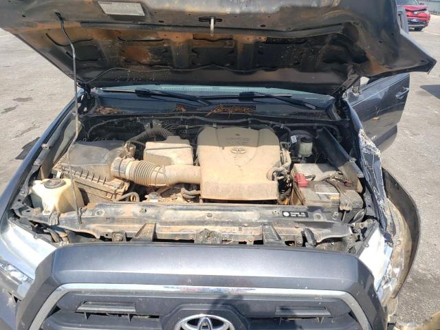5TFCZ5AN1HX121679 - 2017 TOYOTA TACOMA DOUBLE CAB GRAY photo 11