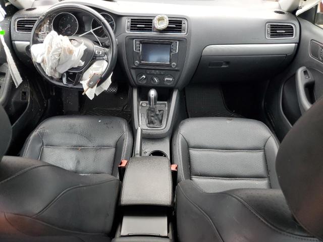 3VWDB7AJ1HM391225 - 2017 VOLKSWAGEN JETTA SE RED photo 8