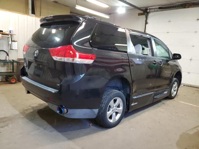 5TDKK3DCXES457671 - 2014 TOYOTA SIENNA LE BLACK photo 3