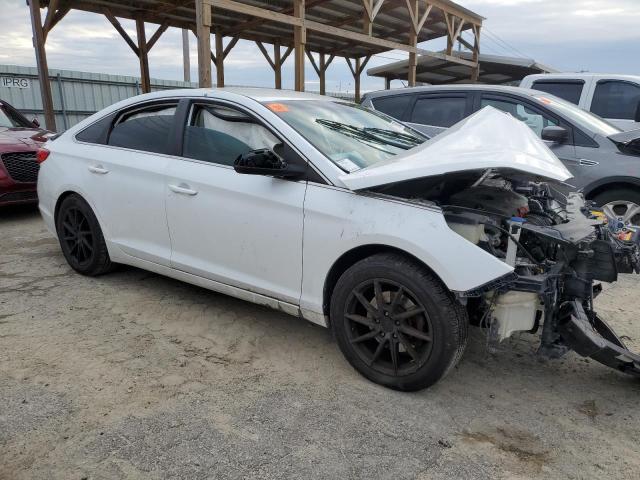 5NPE24AF3GH282075 - 2016 HYUNDAI SONATA SE WHITE photo 4