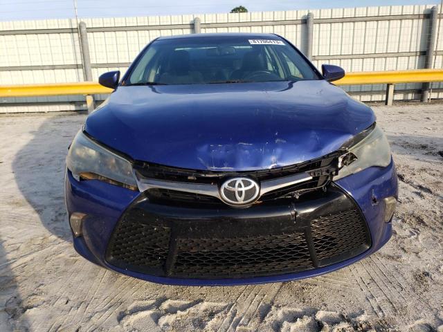 4T1BK1FK6GU572349 - 2016 TOYOTA CAMRY XSE BLUE photo 5