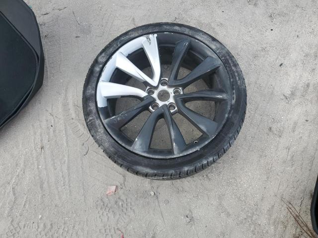 5YJ3E1EB5JF184823 - 2018 TESLA MODEL 3 Schwarz Foto 12