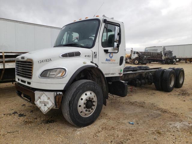 1FVHCYBS8CHBS4182 - 2012 FREIGHTLINER M2 106 MEDIUM DUTY WHITE photo 2