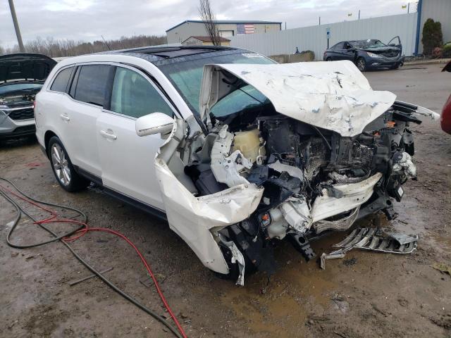 2LMHJ5AT9BBJ50048 - 2011 LINCOLN MKT WHITE photo 4