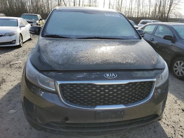 KNDMB5C1XH6220090 - 2017 KIA SEDONA LX GRAY photo 5