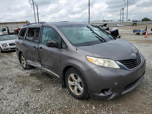 5TDKK3DC2CS191155 - 2012 TOYOTA SIENNA LE GRAY photo 4