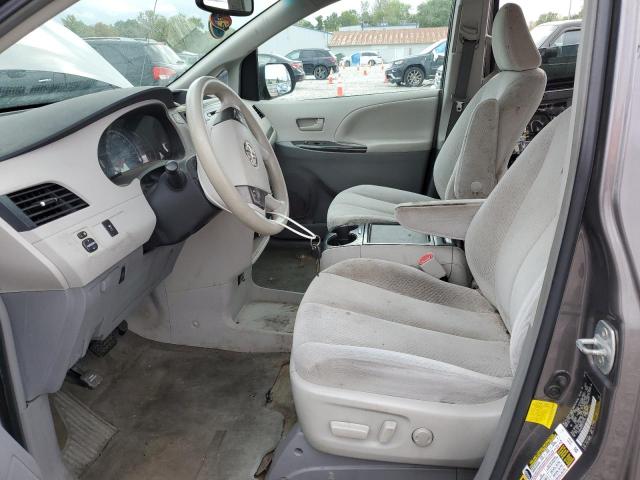 5TDKK3DC2CS191155 - 2012 TOYOTA SIENNA LE GRAY photo 7