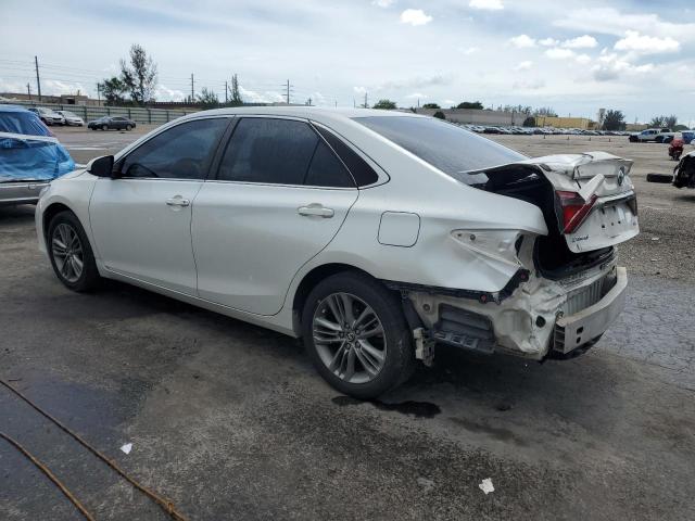 4T1BF1FK5HU312031 - 2017 TOYOTA CAMRY LE WHITE photo 2