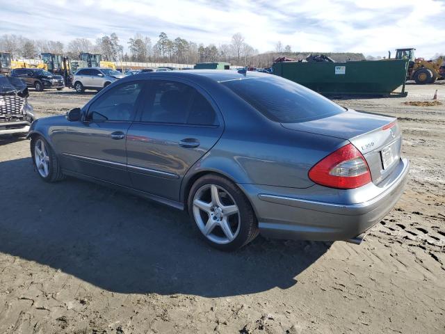 WDBUF56X59B376453 - 2009 MERCEDES-BENZ E 350 GRAY photo 2