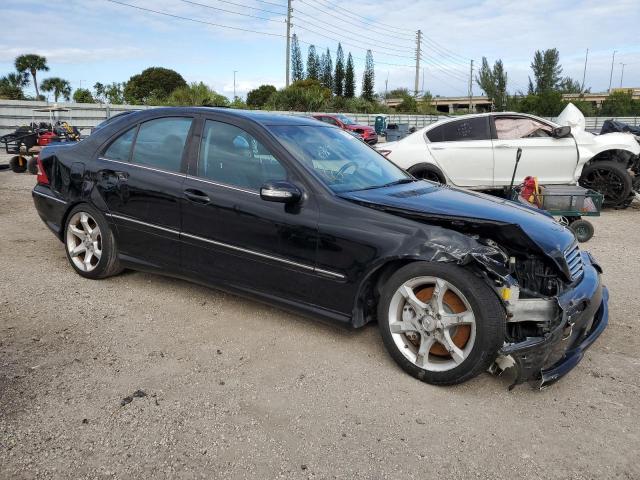 WDBRF56HX7F890772 - 2007 MERCEDES-BENZ C 350 BLACK photo 4