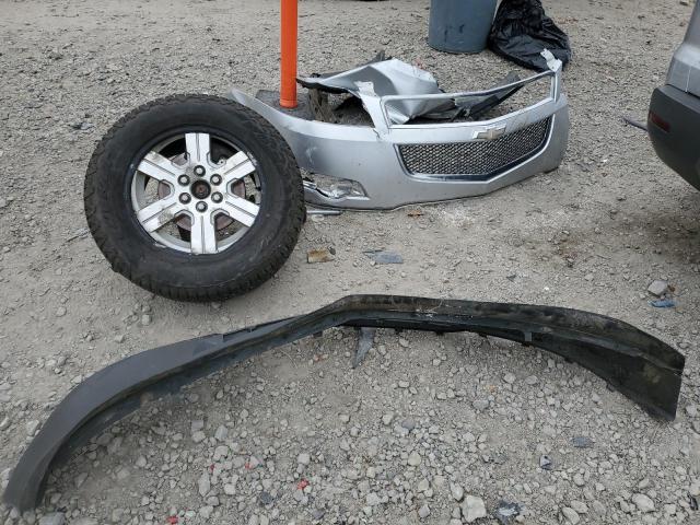 1GNLVFED9AJ264544 - 2010 CHEVROLET TRAVERSE LT SILVER photo 13