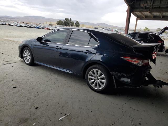 4T1B11HK7JU612123 - 2018 TOYOTA CAMRY L BLUE photo 2